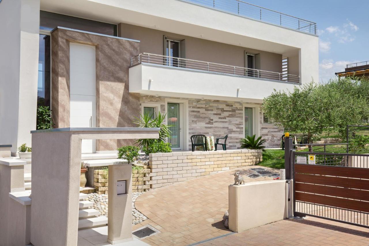 Villa Aurora-Holiday Home Apt 1 Bardolino Zewnętrze zdjęcie