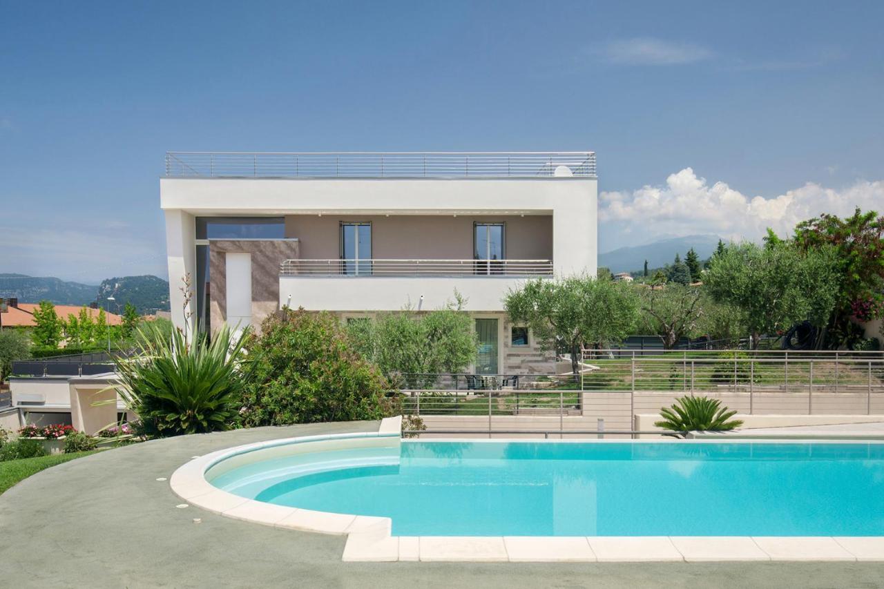 Villa Aurora-Holiday Home Apt 1 Bardolino Zewnętrze zdjęcie